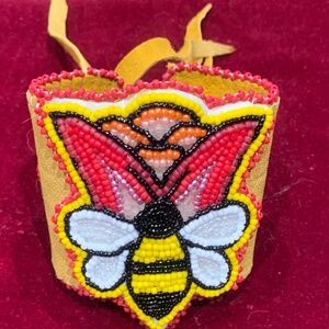 Beaded Tulip Bumble Bee Bracelet